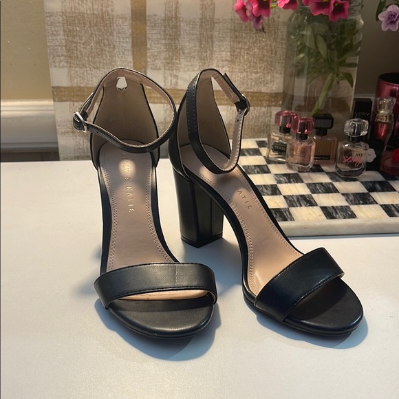 Kelly & Katie Shoes - Kelly & Katie Black Stiletto Heels with Minimalist Design